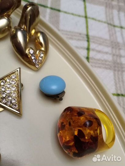 Лот бижутерии винтажная