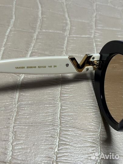 Очки солнцезащитные Valentino