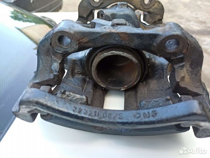 Суппорт audi 80 б3