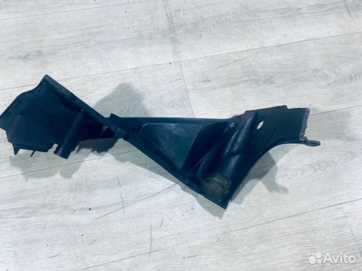 Кронштейн бампера передний левый Land Rover Range