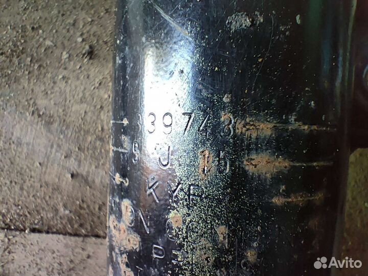 Амортизатор KYB 339743