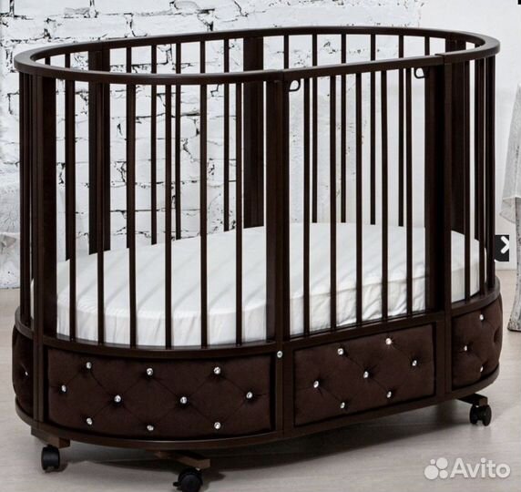 Кроватка и комод пеленальный + 2 матраса