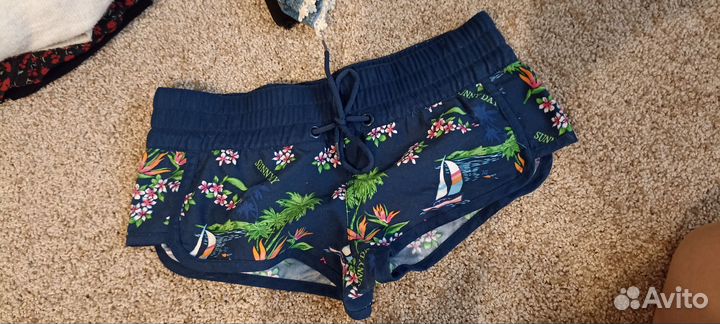 Отдам за ананас вещи бесплатно