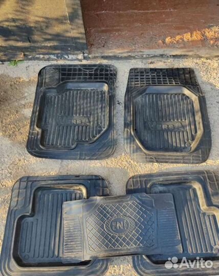 Универсальные резиновые коврики