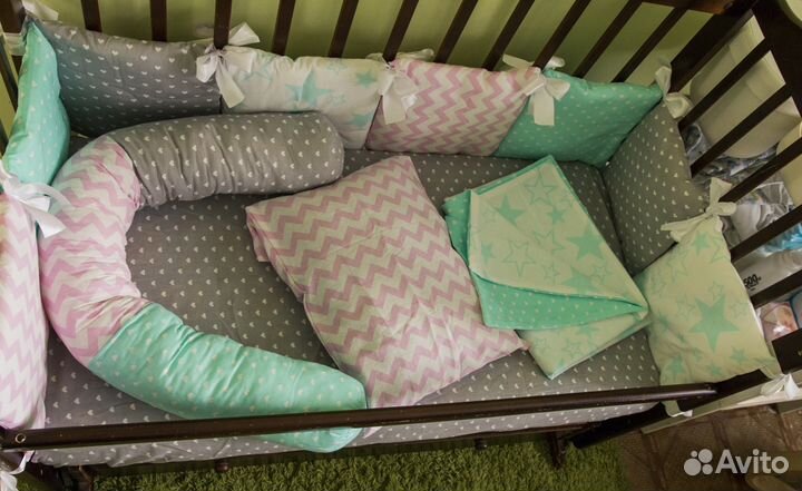 Бортики в кроватку, комплект постельного белья