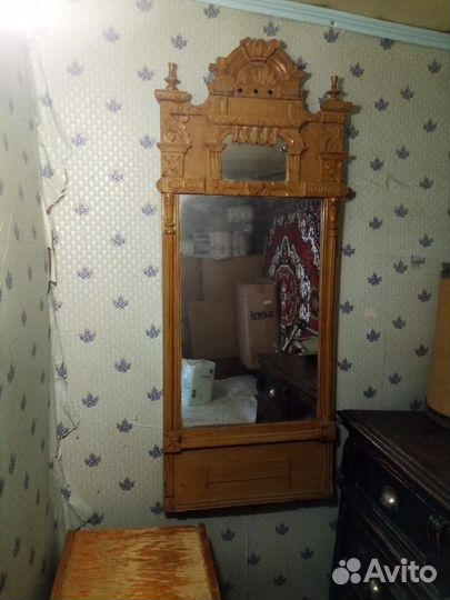 Буфеты и серванты старинные