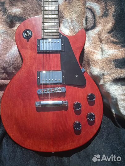 Gibson Les Paul Studio Faded Red