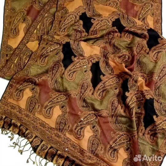 Палантин с узором пейсли