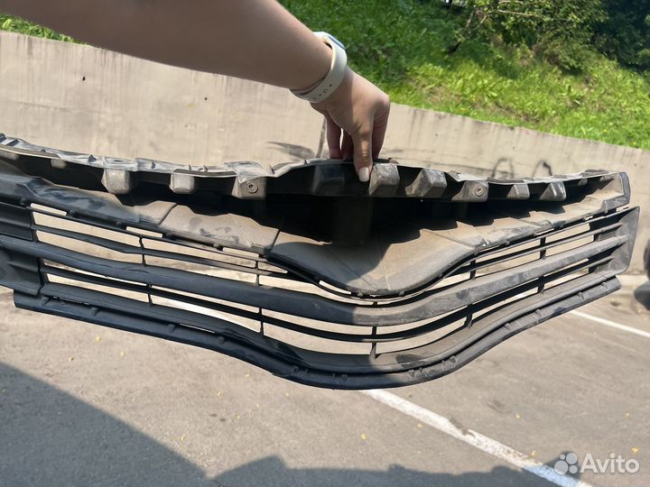 Решетка радиатора Toyota Vitz