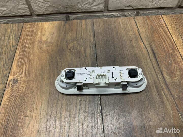 Audi A7 (4G8) Плафон салонный задний