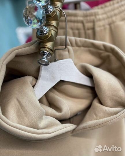 Спортивный костюм женский