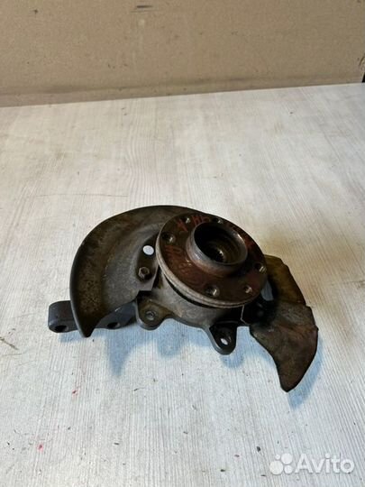 Кулак передний левый LADA Kalina