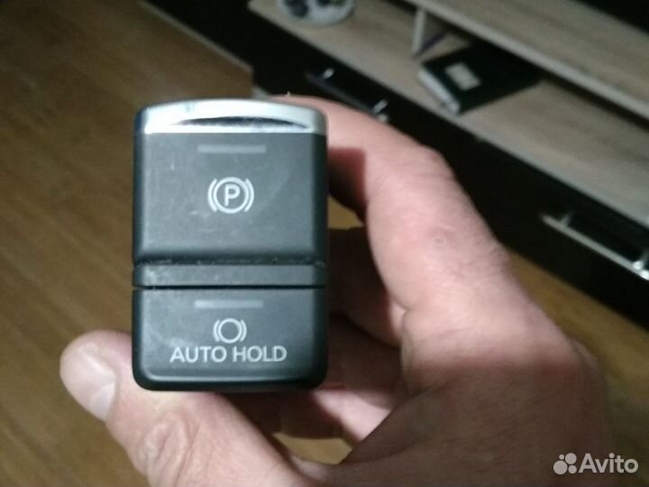 Кнопка стояночного тормоза Mitsubishi Outlander