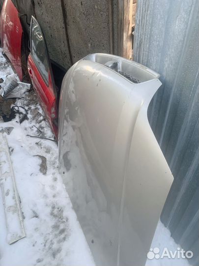 Subaru legacy Капот