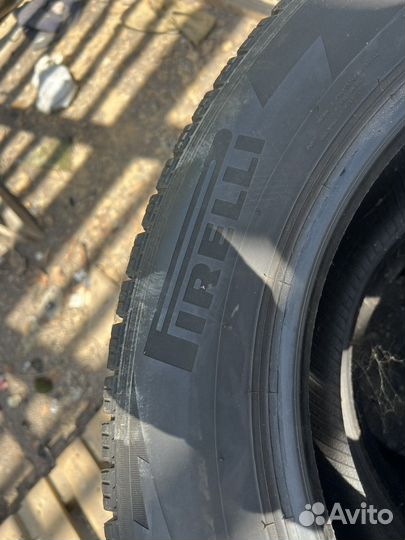 Pirelli Ice Zero SUV 255/50 R18