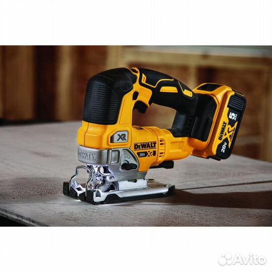 DeWalt DCS334 - аккумуляторный лобзик 20V Мексика