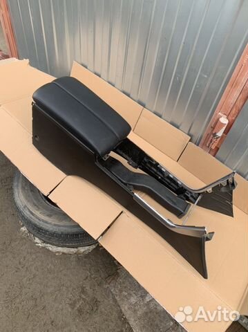 Подлокотник Nissan Fuga Infiniti M35