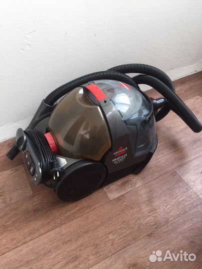 Моющий пылесос bissell