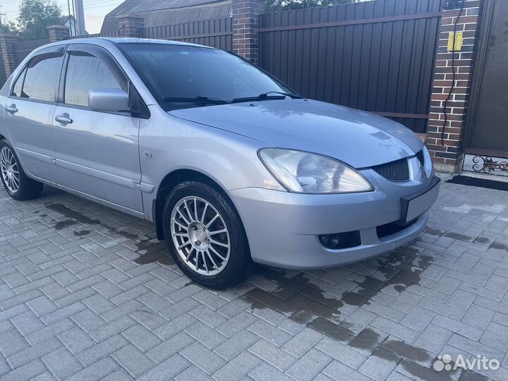 Mitsubishi Lancer 1.6 МТ, 2005, 300 000 км