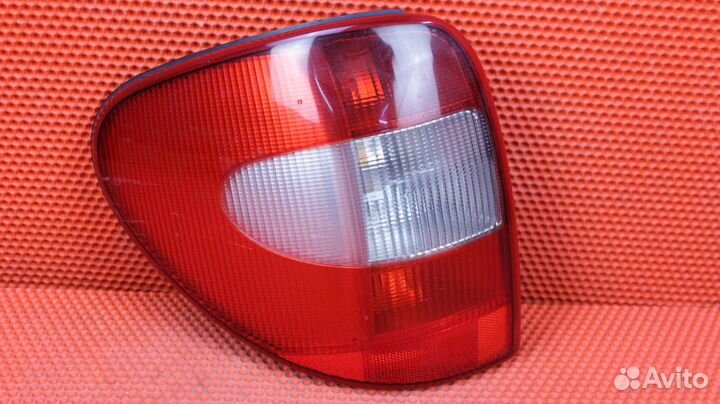 Фонарь задний левый Chrysler Grand Voyager GY EDZ