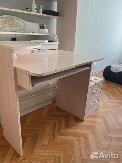 Компьютерный стол