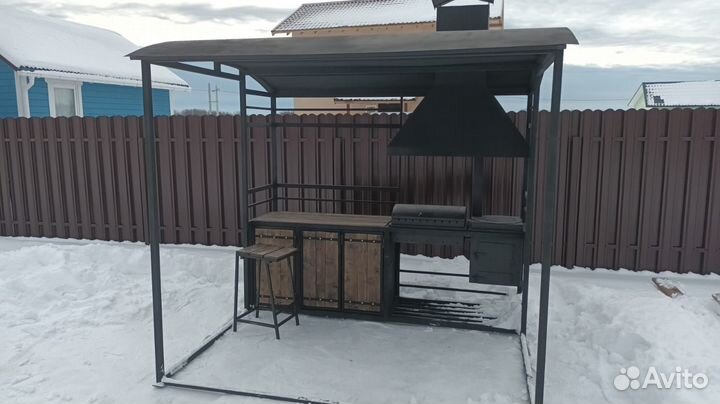 Мангал с печью под казан и крышей