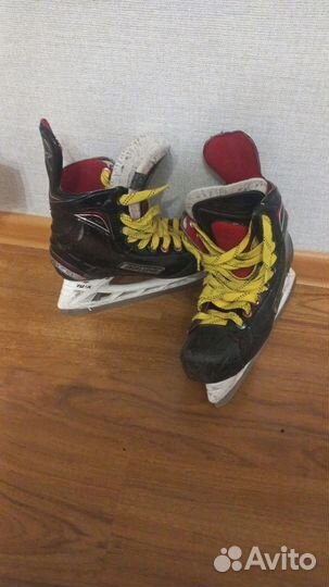 Хоккейные коньки bauer 4 размер и локти ссм SR