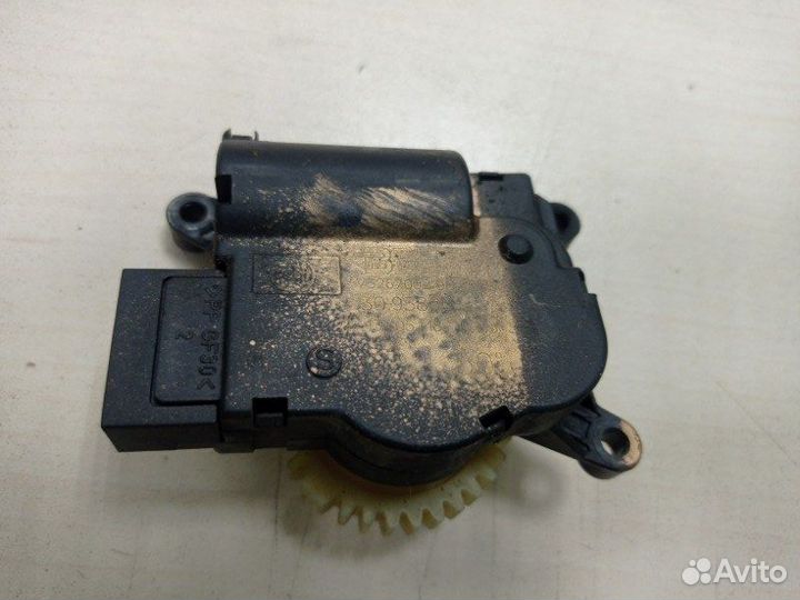 Моторчик заслонки отопителя Volkswagen Polo cfna