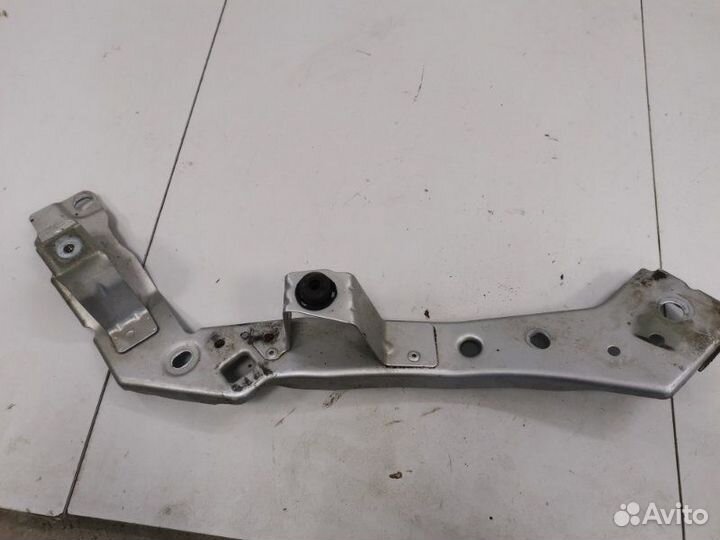 Рамка радиатора передняя правая Renault Fluence 1