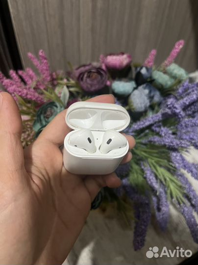 Airpods 2 кейс и левый наушник