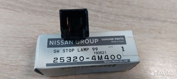 Концевик педали тормоза Nissan