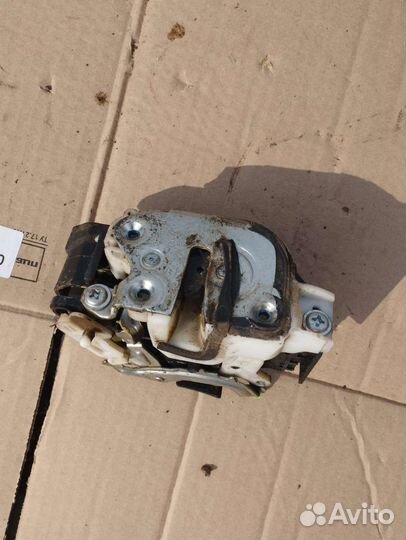 Замок задней левой двери Mitsubishi Lancer 9