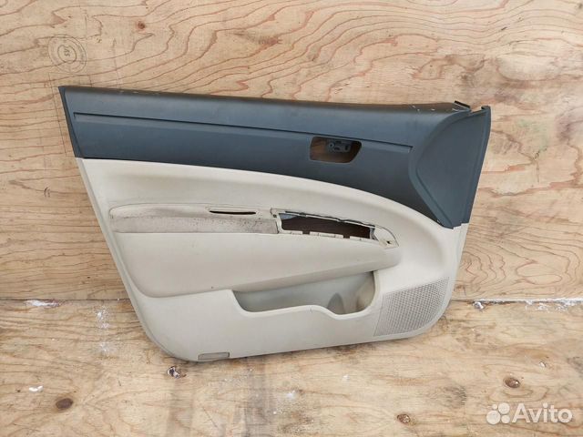 Обшивка двери передней левой Toyota Prius 2 NHW20