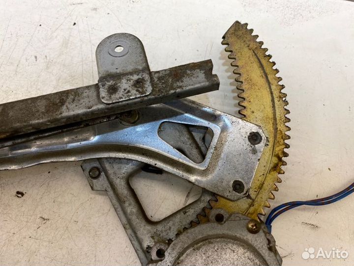 Мотор стеклоподъемника задний правый Subaru