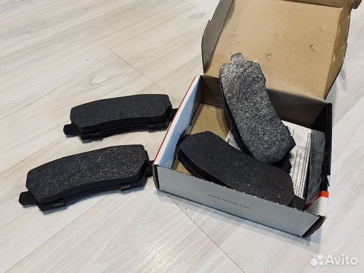 Колодки тормозные задние Ford Mustang 6 15-22