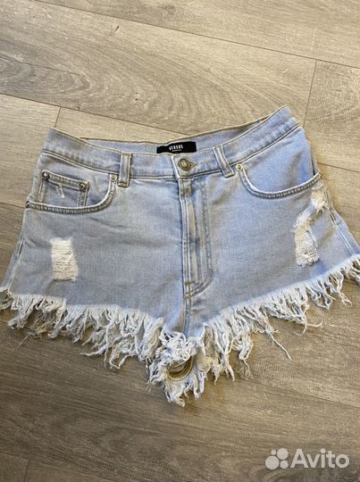 Шорты versus versace