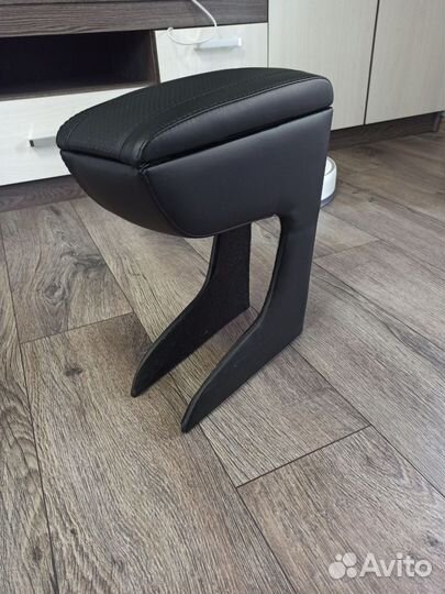 Ремень генератора. Новые свечи. Подлокотник