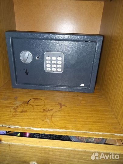 Шкаф металлический сейф