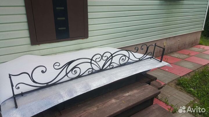 Цветочница (экран) для квартиры