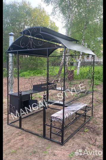 Мангал с крышей