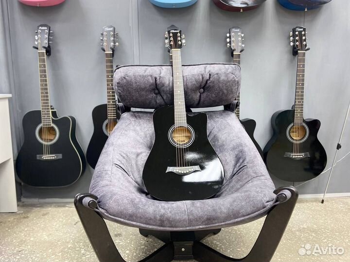 Акустическая гитара