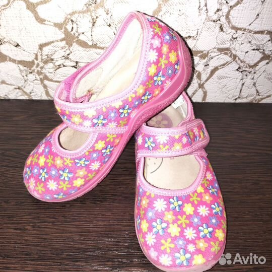 Сандалии текстильные закрытые