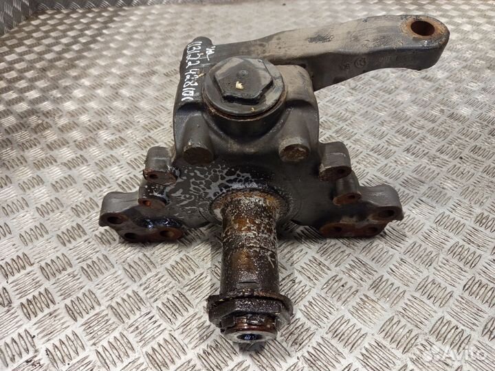 Цапфа правая Volvo 20543284