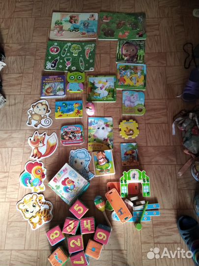 Дерев. игрушки, кран, киндеры, ж/дорога, машины