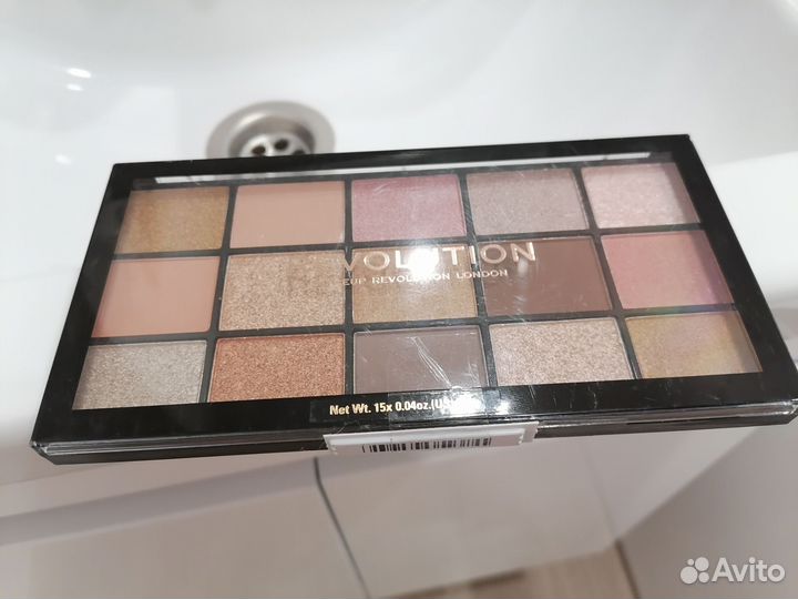 Палитра теней revolution новая