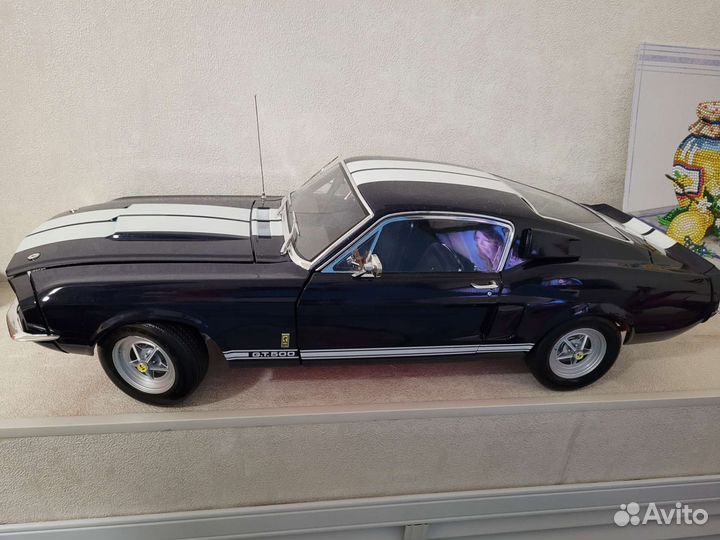 Модель автомобиля mustang