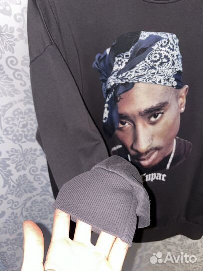 Свитшот с 2PAC от Bershka