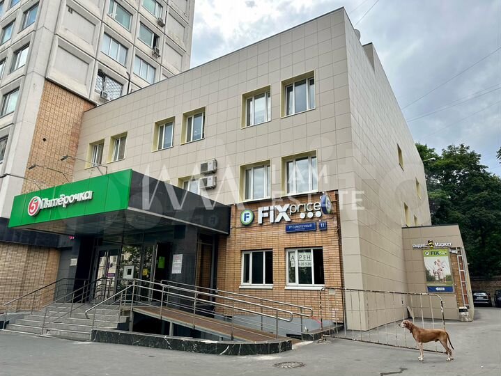 Здание, 2400 м²