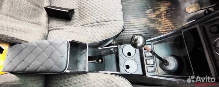 Подлокотник ваз 2107 классика черный