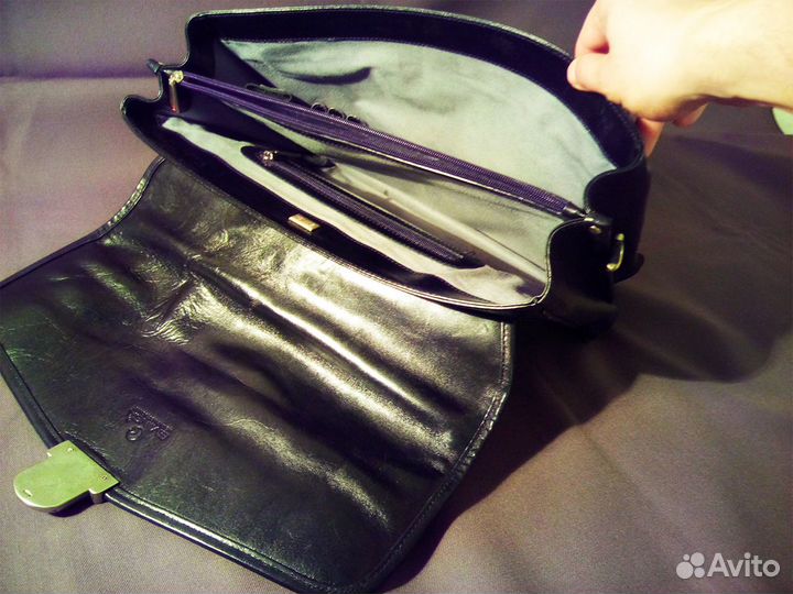 Портфель Eminsа вместительный. Натуральная кожа. О